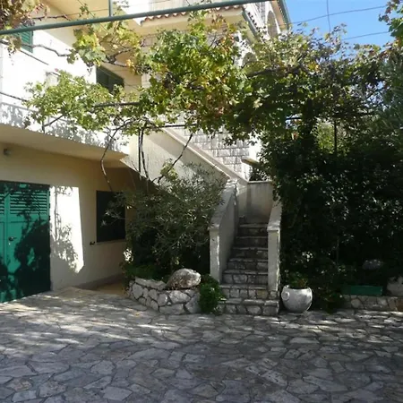 Apartment In Barbat Insel Rab 16210b Barbat na Rabu